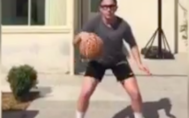 Viens jouer au basket avec nous - coach Laura video N°2